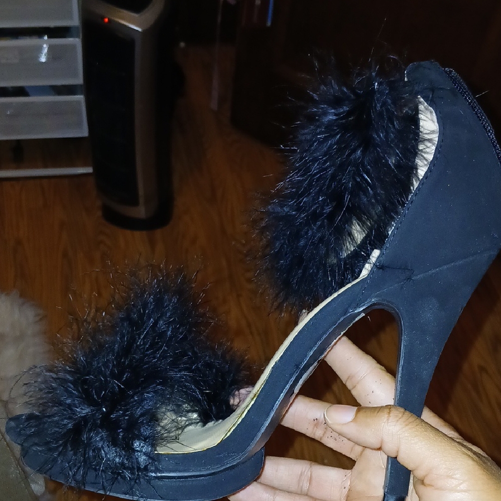 Heels with fur